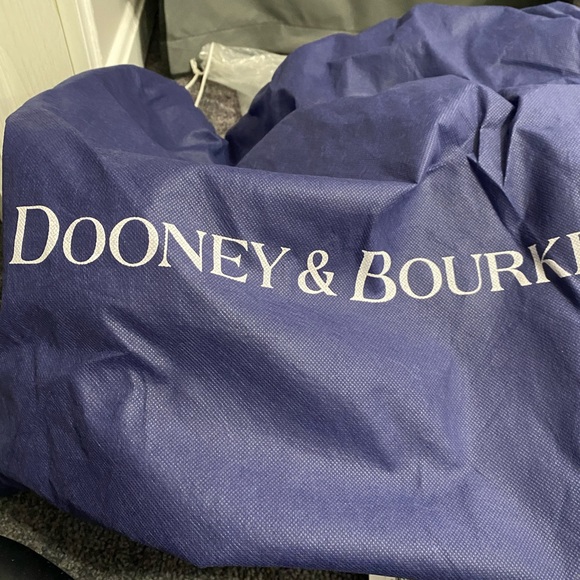 Designer Purse - Picture 3 of 16